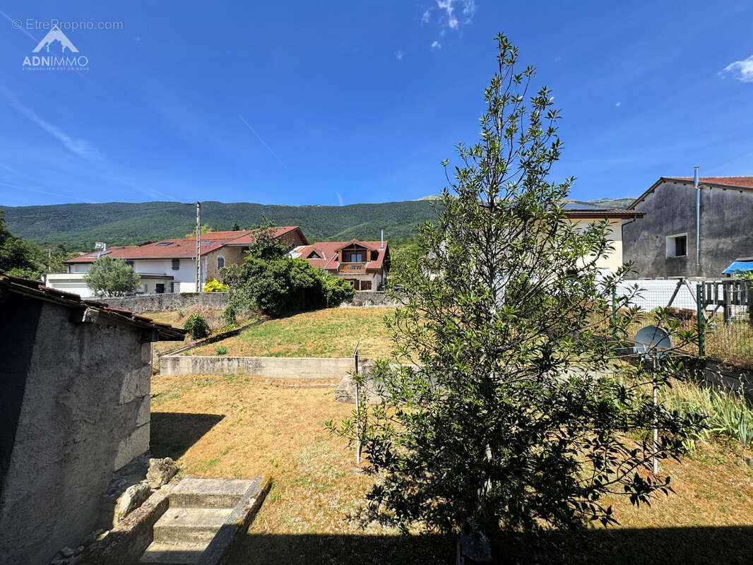 Maison 8 Pièces 177 m2 - photo 2
