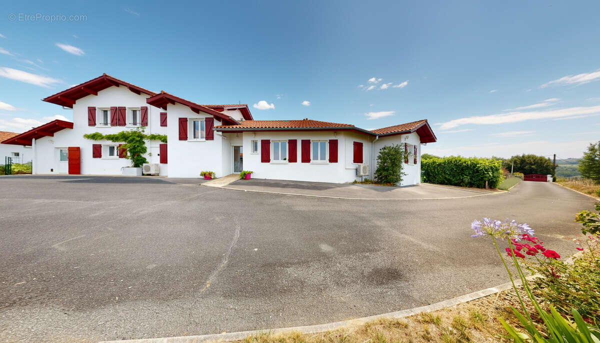 Maison à LARRESSORE