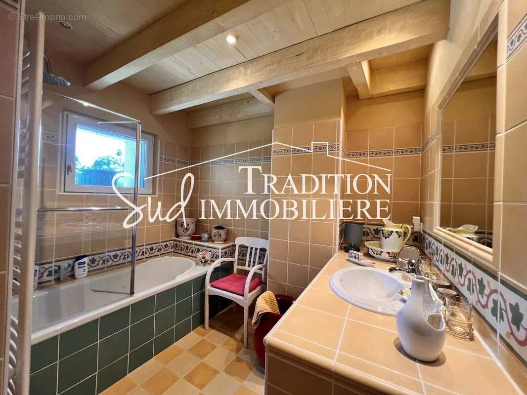 Maison à SAINT-ETIENNE-DU-GRES