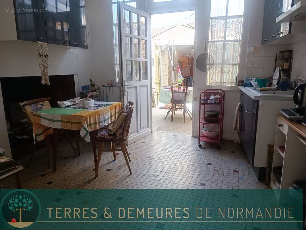 Maison à CORMEILLES