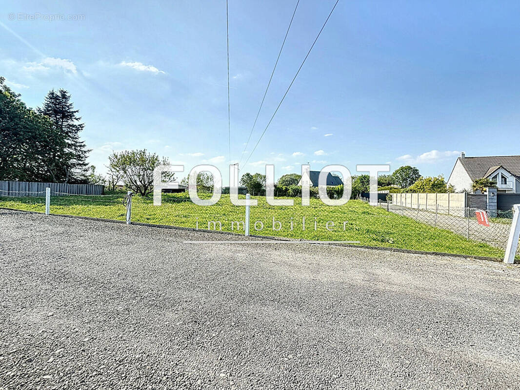 Terrain à SAINT-PLANCHERS