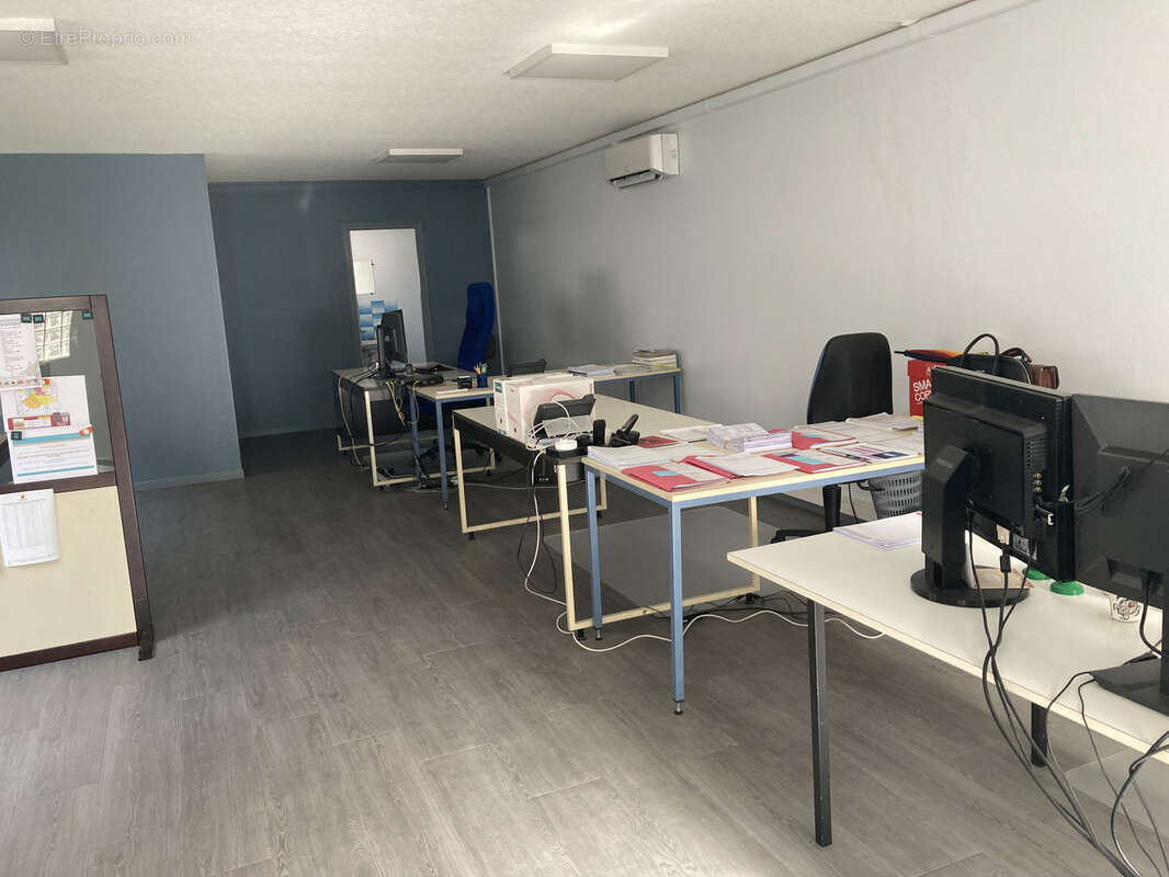 Immeuble à usage professionnel - photo 4