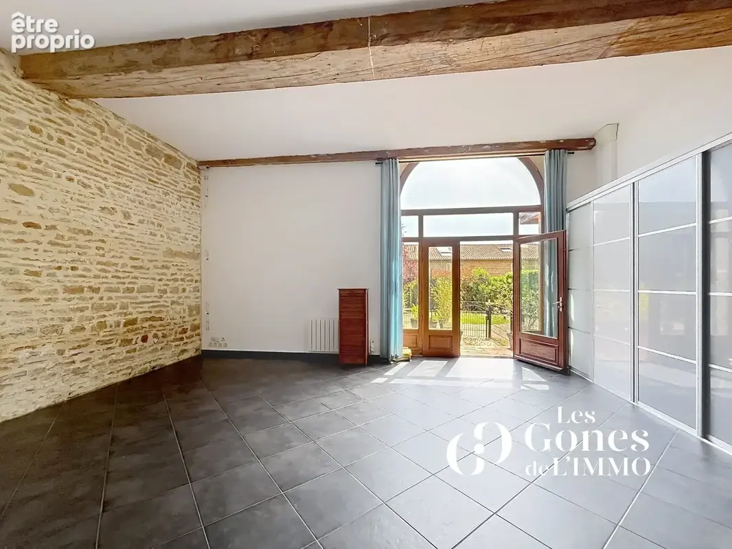 Appartement T4 de 100 M2 en pierre dorée avec terrasse et 2 places de parking - photo 5