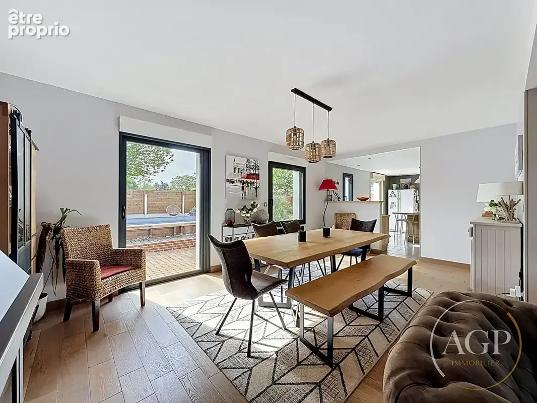 RARE SUR LE MARCHÉ. Maison familiale avec piscine - photo 9