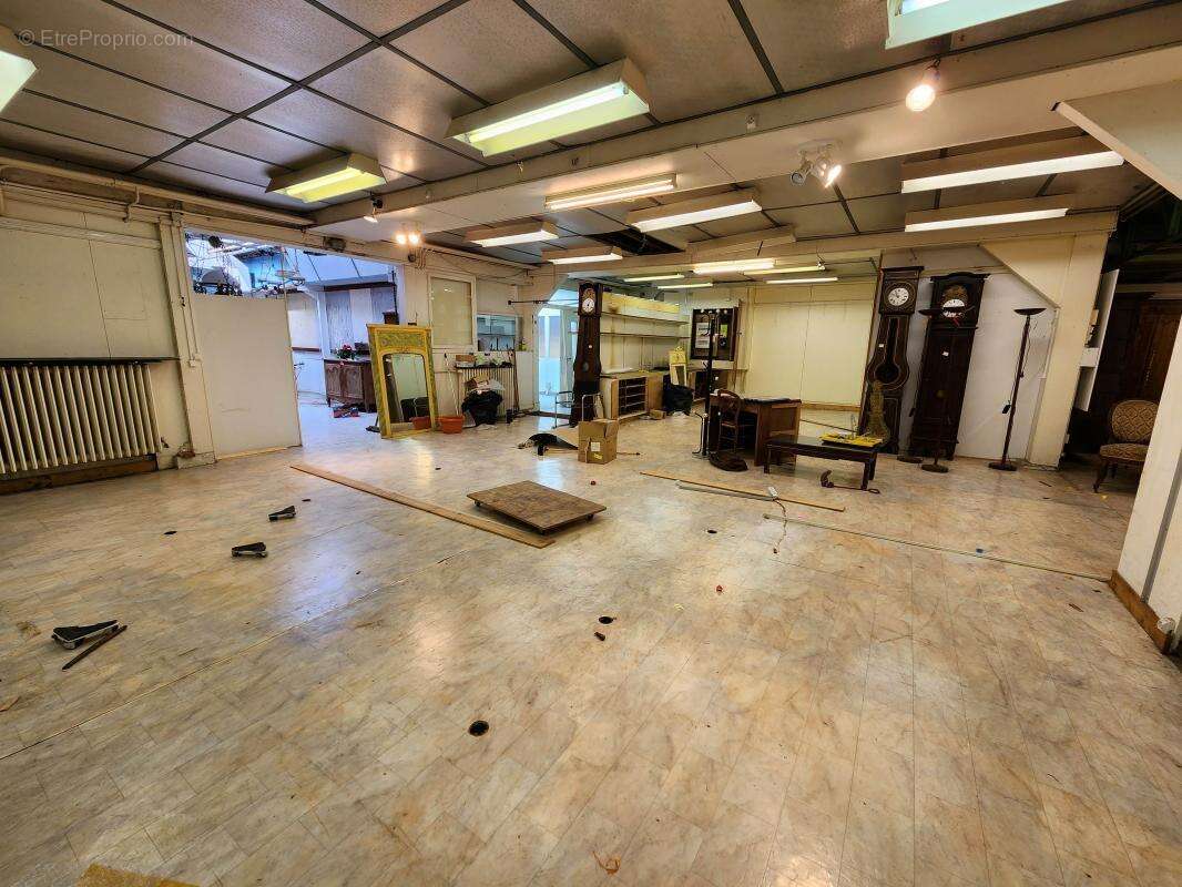 Commerce à SAVIGNY-SUR-BRAYE