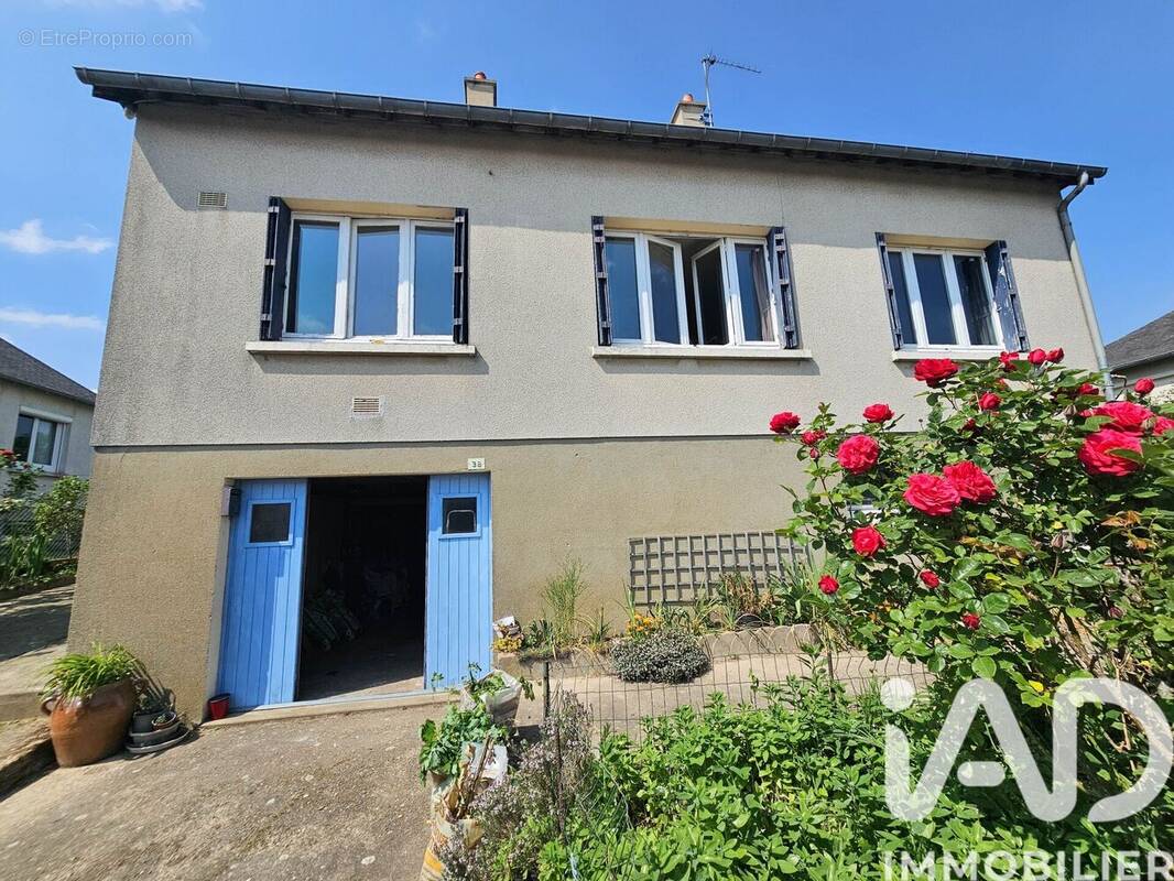 Photo 1 - Maison à SAINT-MEEN-LE-GRAND