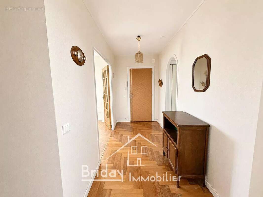 Appartement à TASSIN-LA-DEMI-LUNE