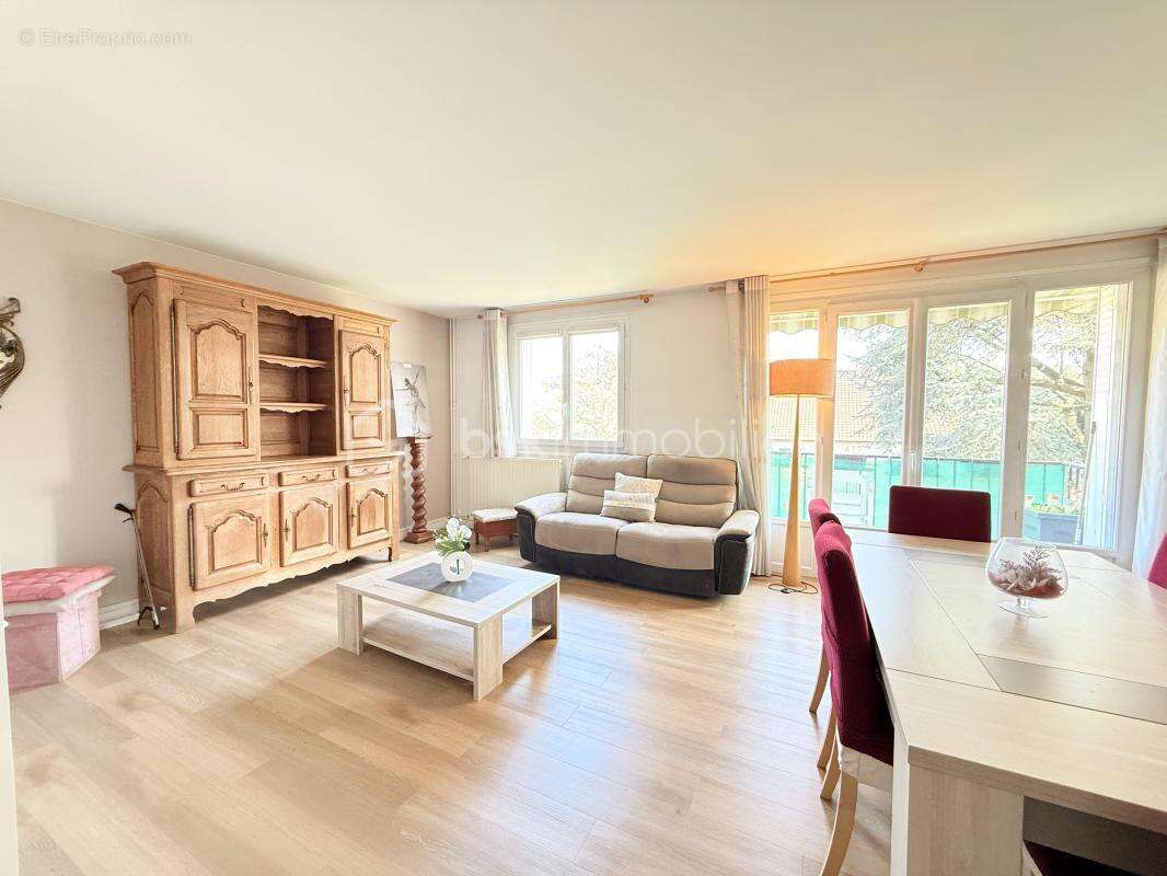 Appartement à NEUILLY-PLAISANCE