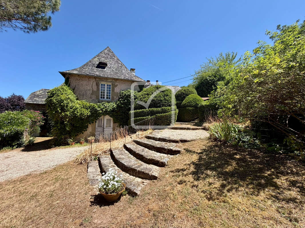Maison à PAZAYAC