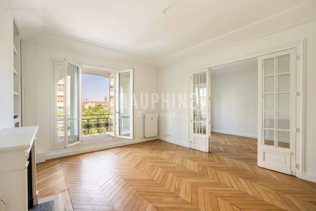 Appartement à PARIS-14E