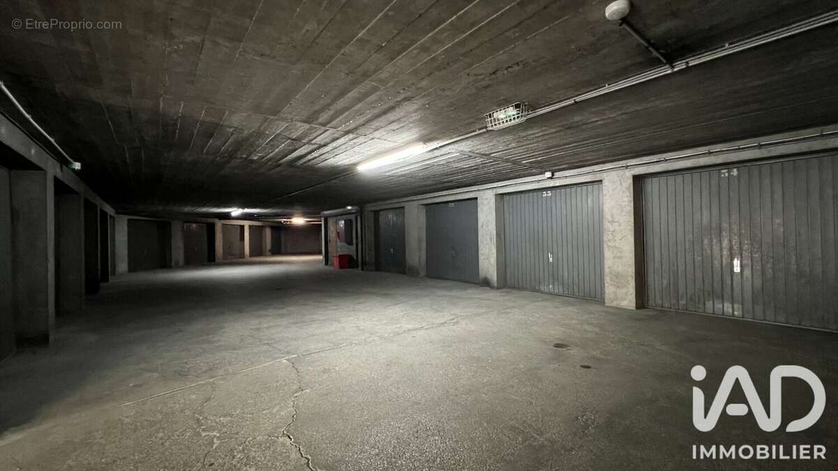 Photo 5 - Parking à PANTIN