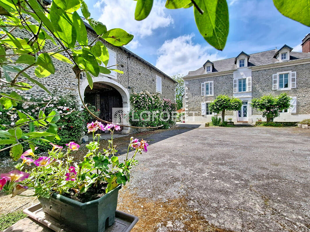 Maison à MEILLON
