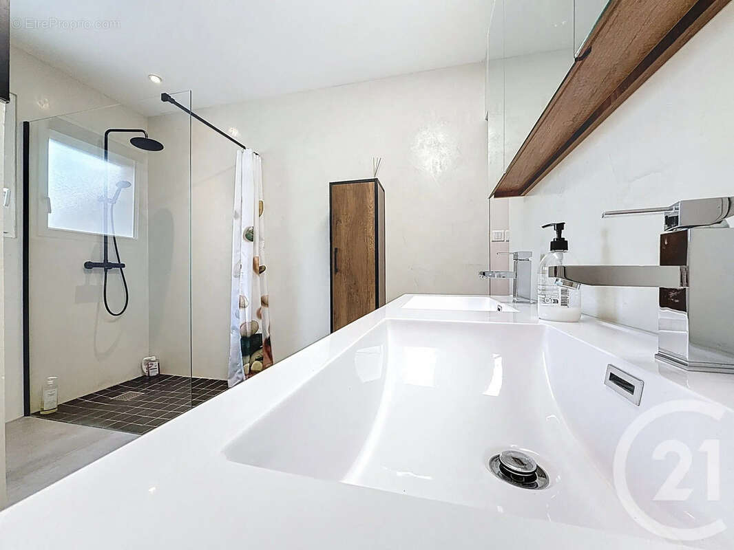 Maison à VILLEVEYRAC