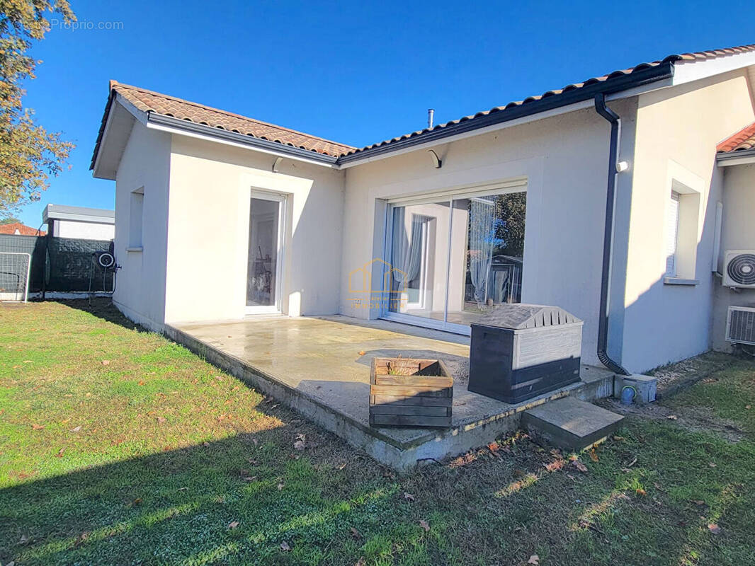 Maison à PARENTIS-EN-BORN