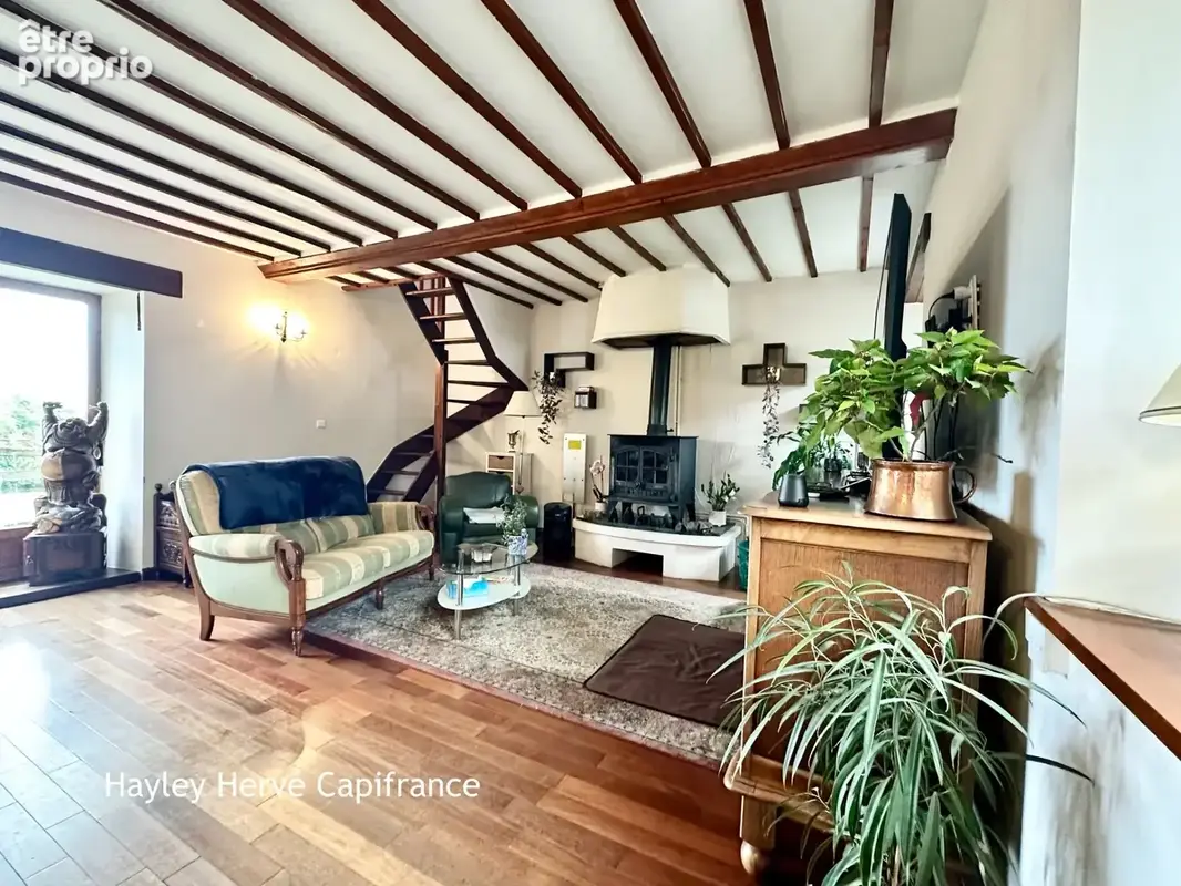 Propriété à vendre Proche Vire Calvados  (14) avec deux maisons d'habitation sur un terrain de 9 Hectares - Propriété équestre / - photo 4