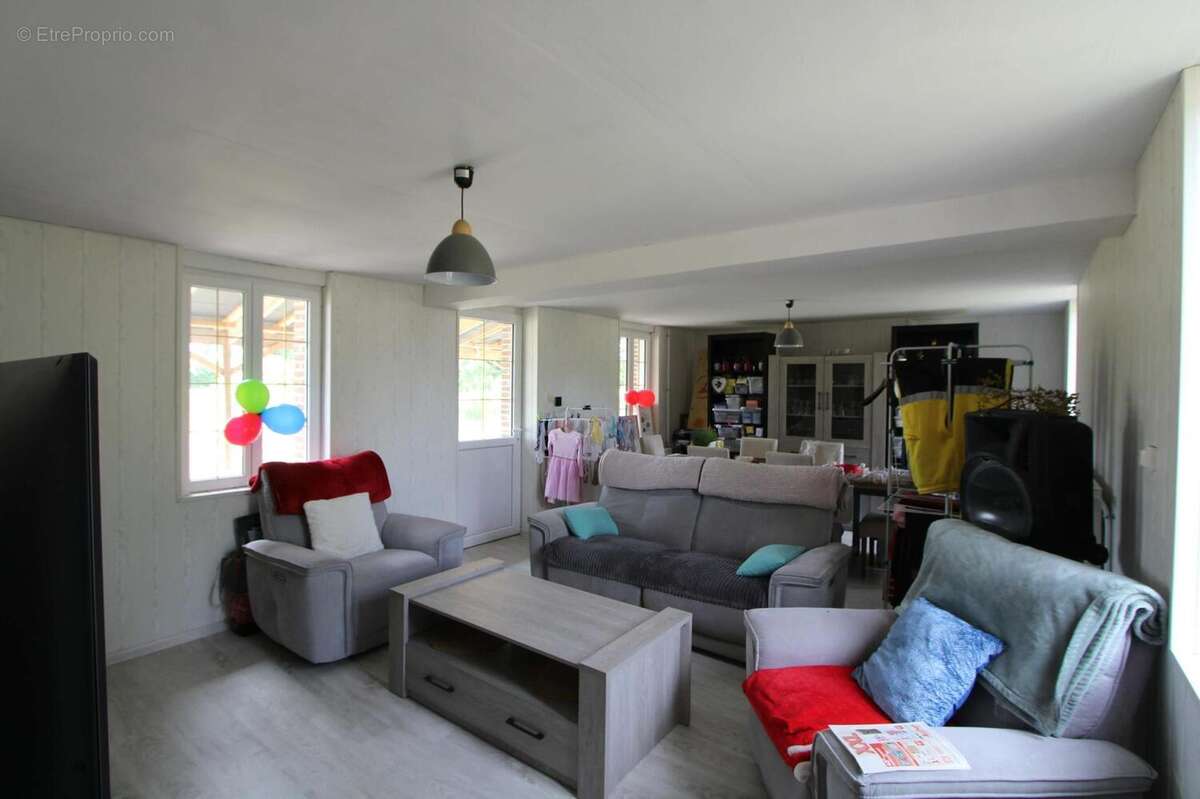 Maison 186 m² à Mesnil-Rousset  - photo 4