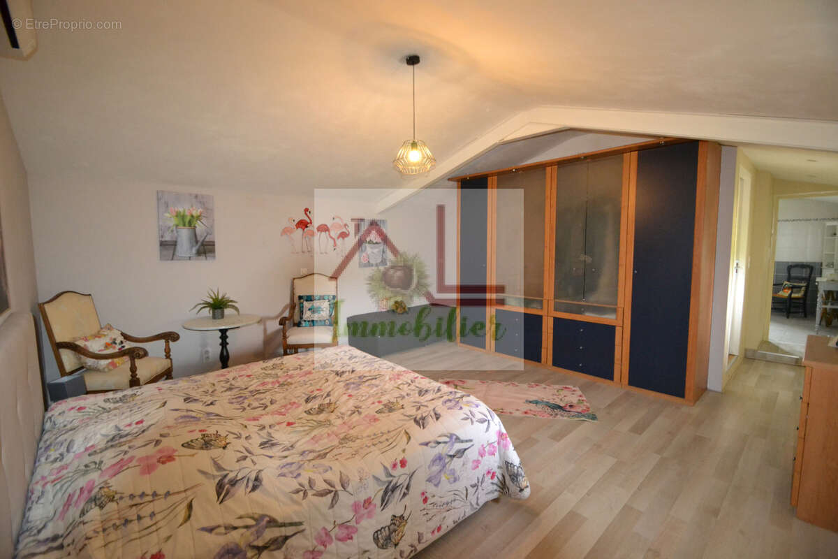 Maison à BESSAS