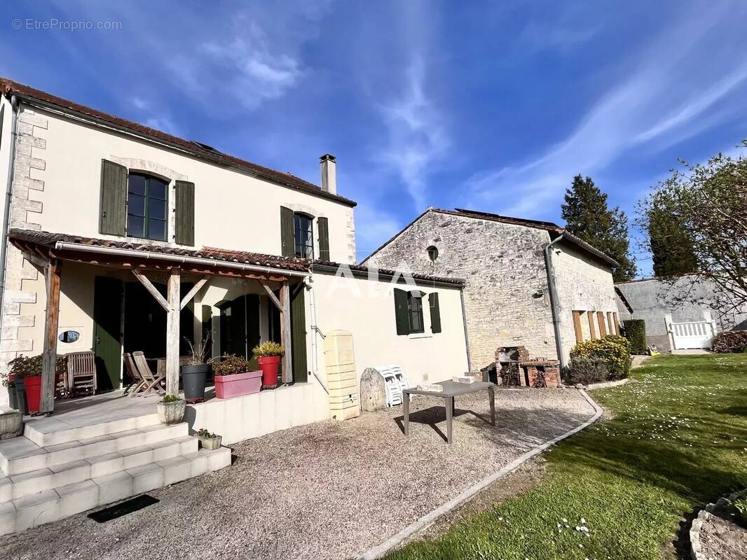 Maison à MAINE-DE-BOIXE