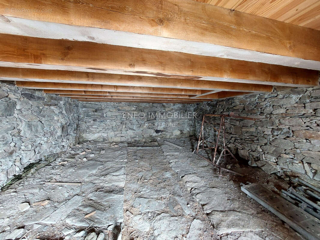 Maison à LES CHAPELLES