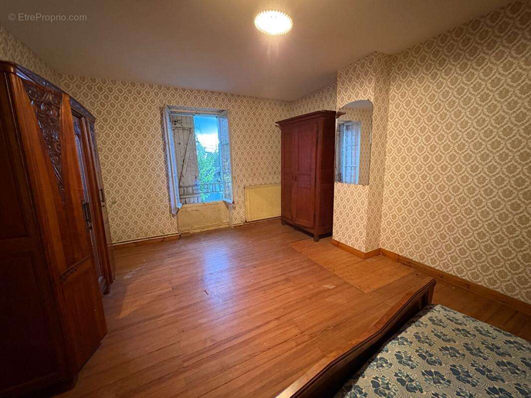 Maison à PESSAC-SUR-DORDOGNE