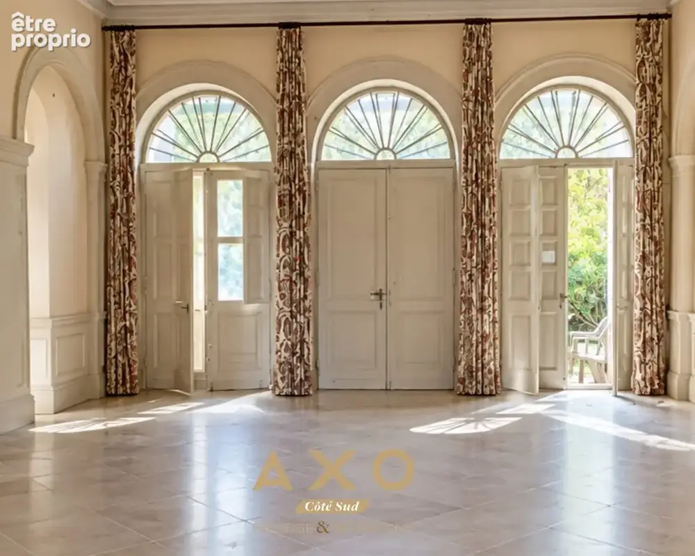 Vallabrix - appartement d'exception au sein d'un château - 7 pieces - garage - jardin - 630 000  - photo 11