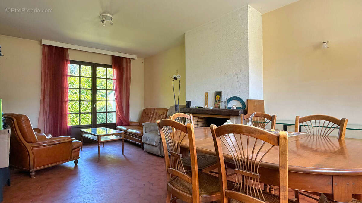 Orvault Bourg - Maison familiale avec 4 chambres et un garage - photo 2