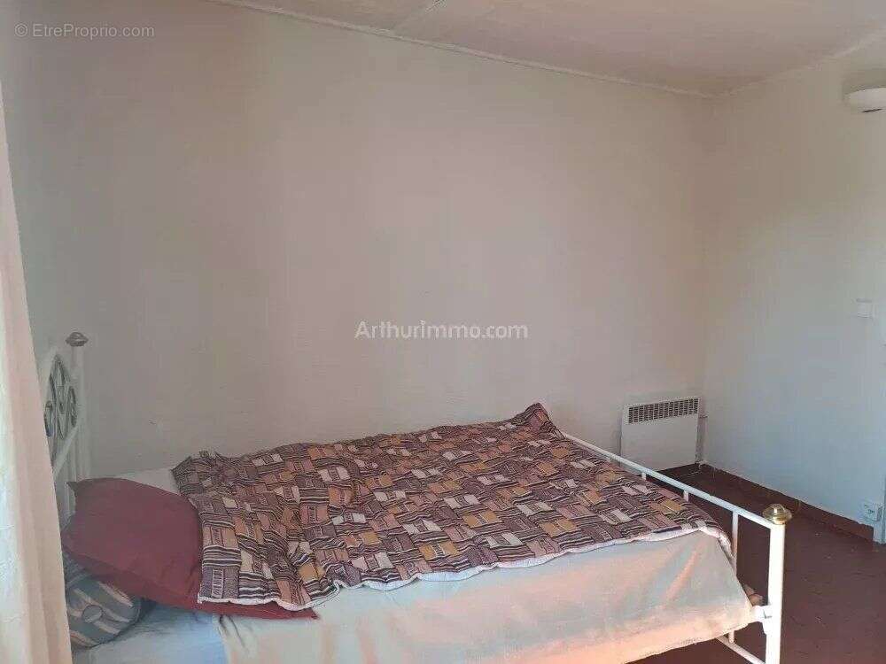 Appartement à SALERNES