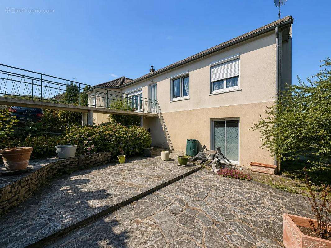 Maison de 8 pièces de 141 m² à La Chapelle-Saint-Laurent - photo 16