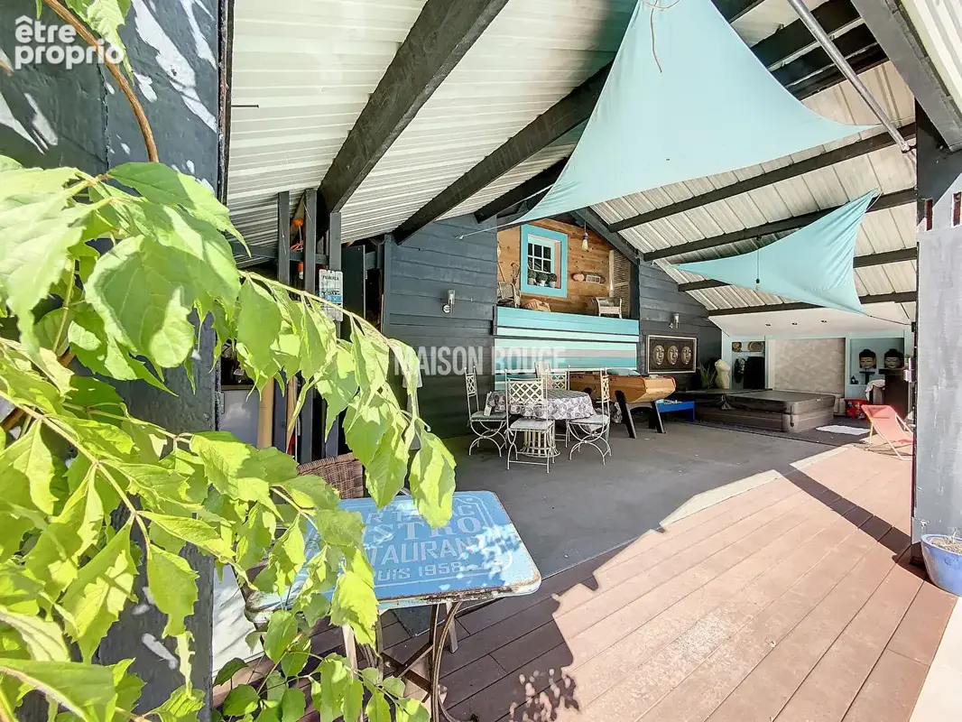 DOL-DE-BRETAGNE - Rare propriété avec piscine et terrain constructible en centre-ville - photo 6