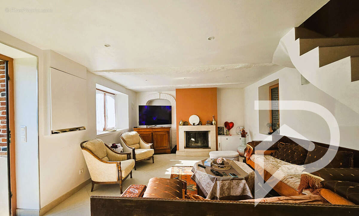 Maison à SAINT-AUBIN-LE-CAUF