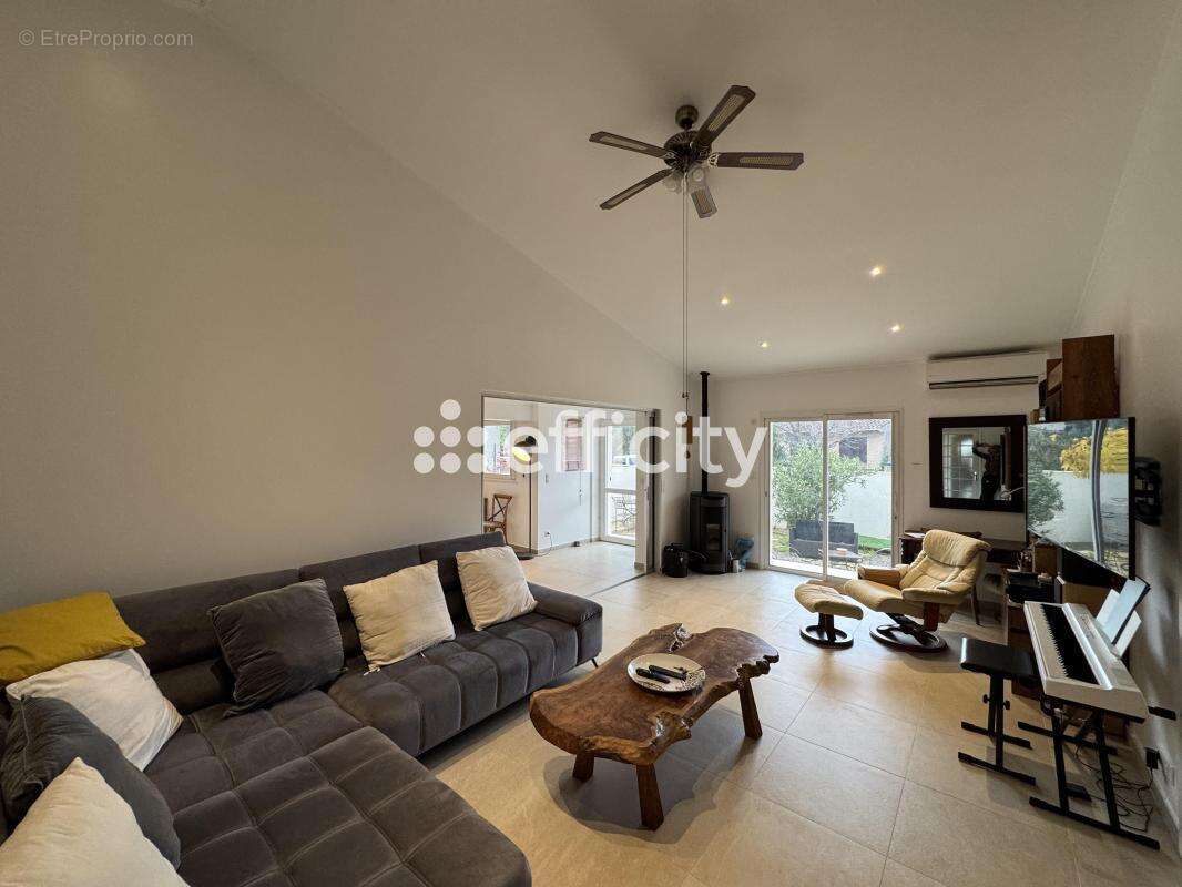 Maison à LA LONDE-LES-MAURES