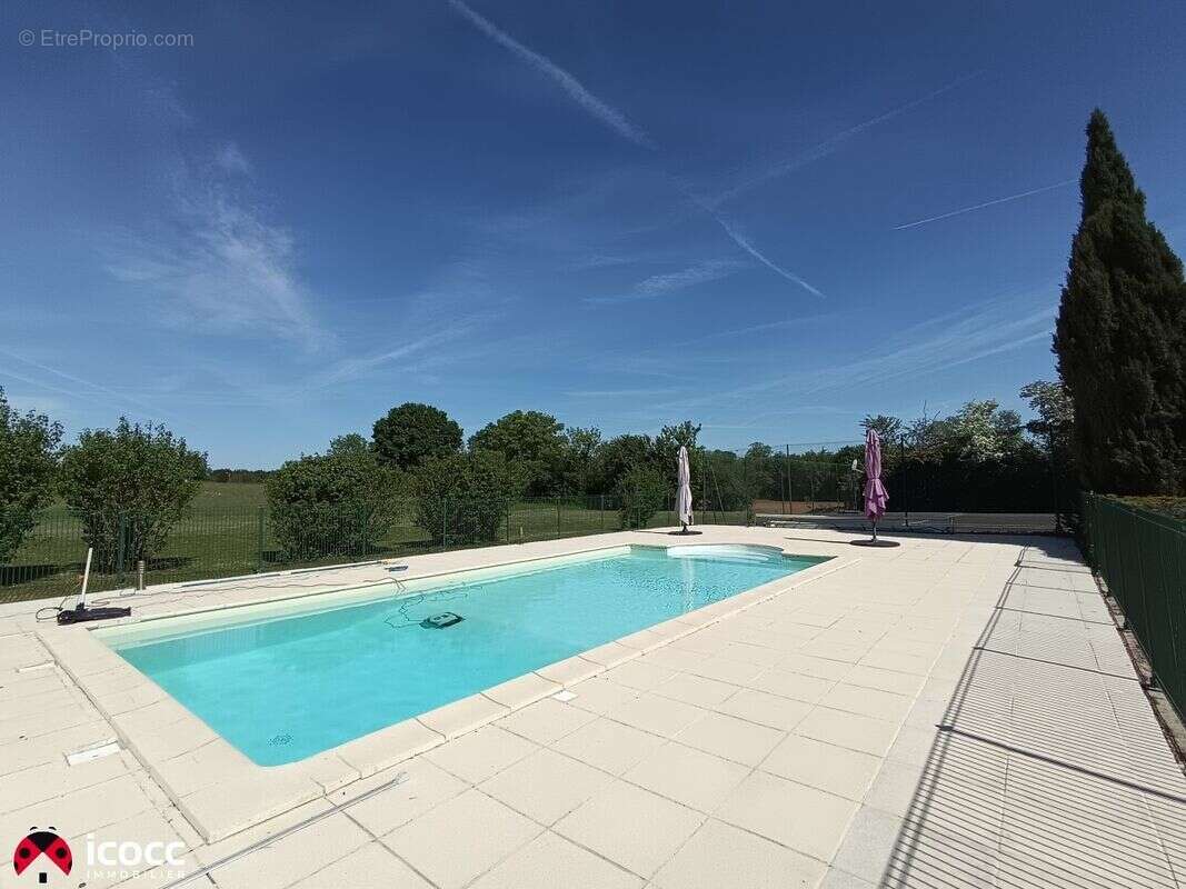 Maison 348 m² à La Caillere-Saint-Hilaire  - photo 2