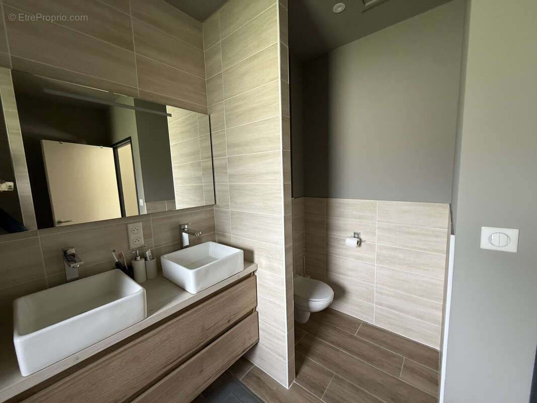 Maison à SAINT-JULIEN-CHAPTEUIL