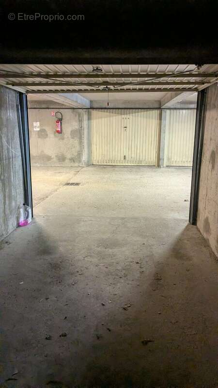 Parking à LYON-3E
