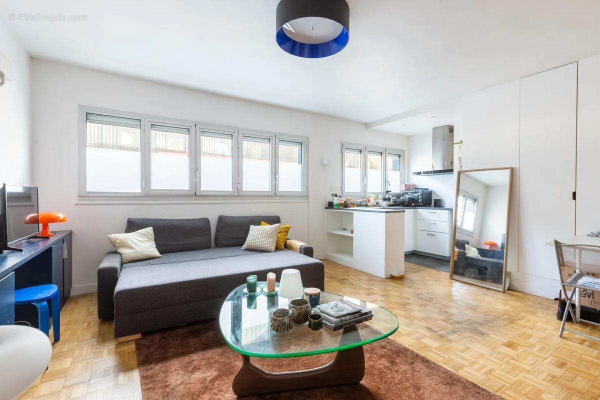 Appartement à PARIS-15E