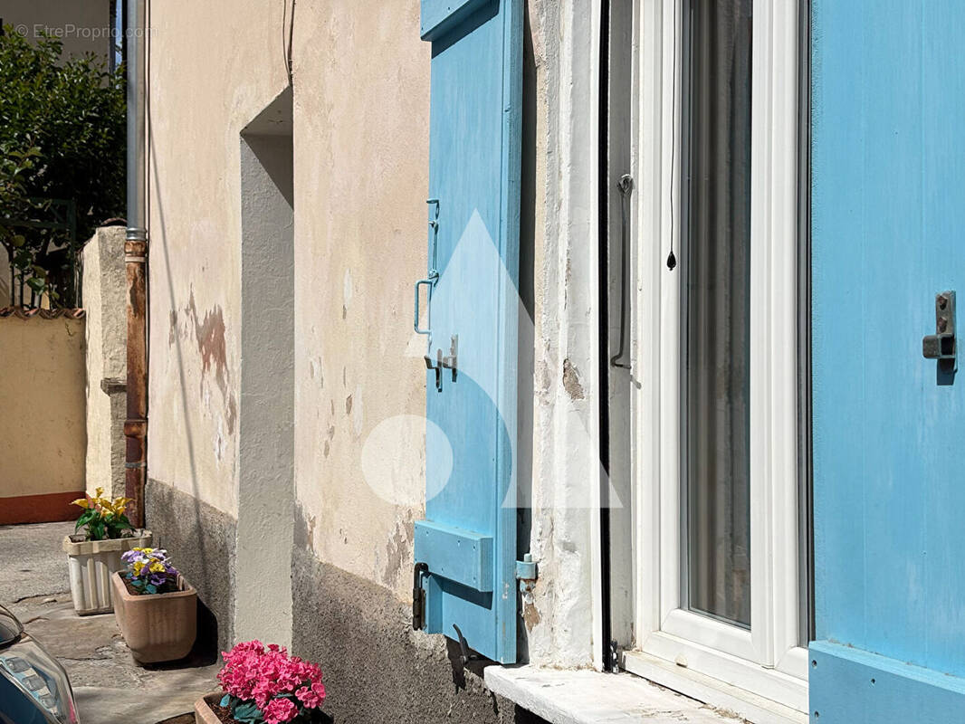 Appartement à LA ROQUETTE-SUR-VAR