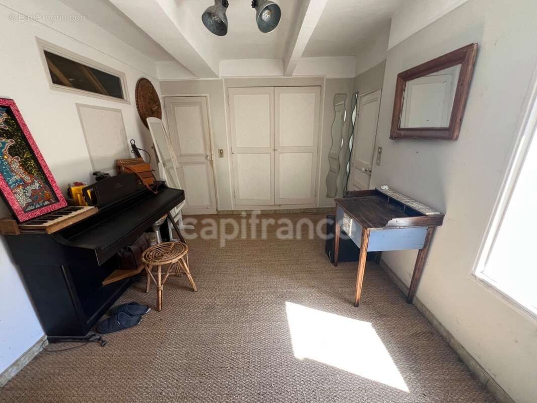 Maison à vendre à Digne-les-Bains – 115 m², 4 chambres, jardin arboré de 300 m², fort potentiel - photo 18