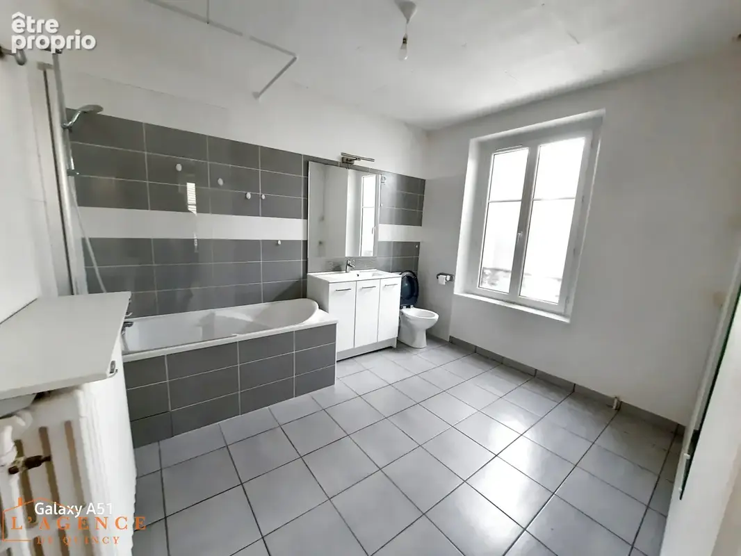 Maison de ville avec dependance et garage - photo 5