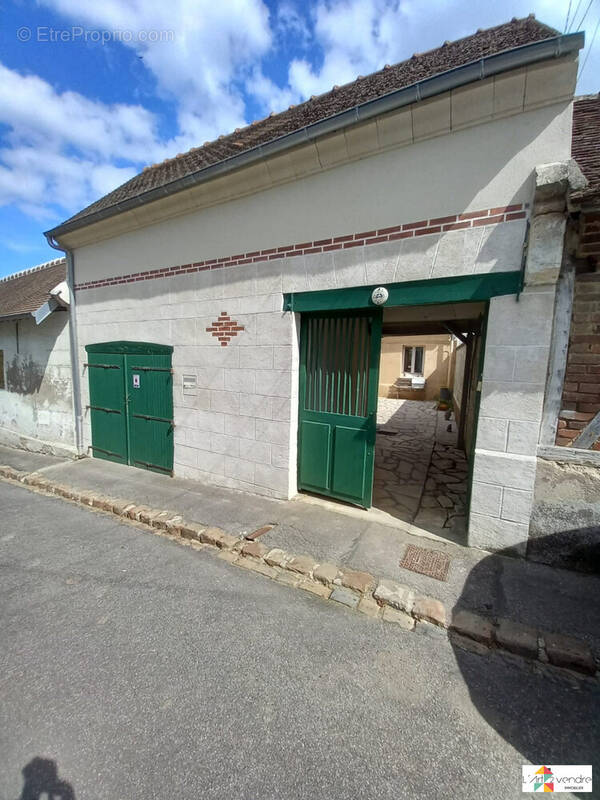 Maison à ELINCOURT-SAINTE-MARGUERITE