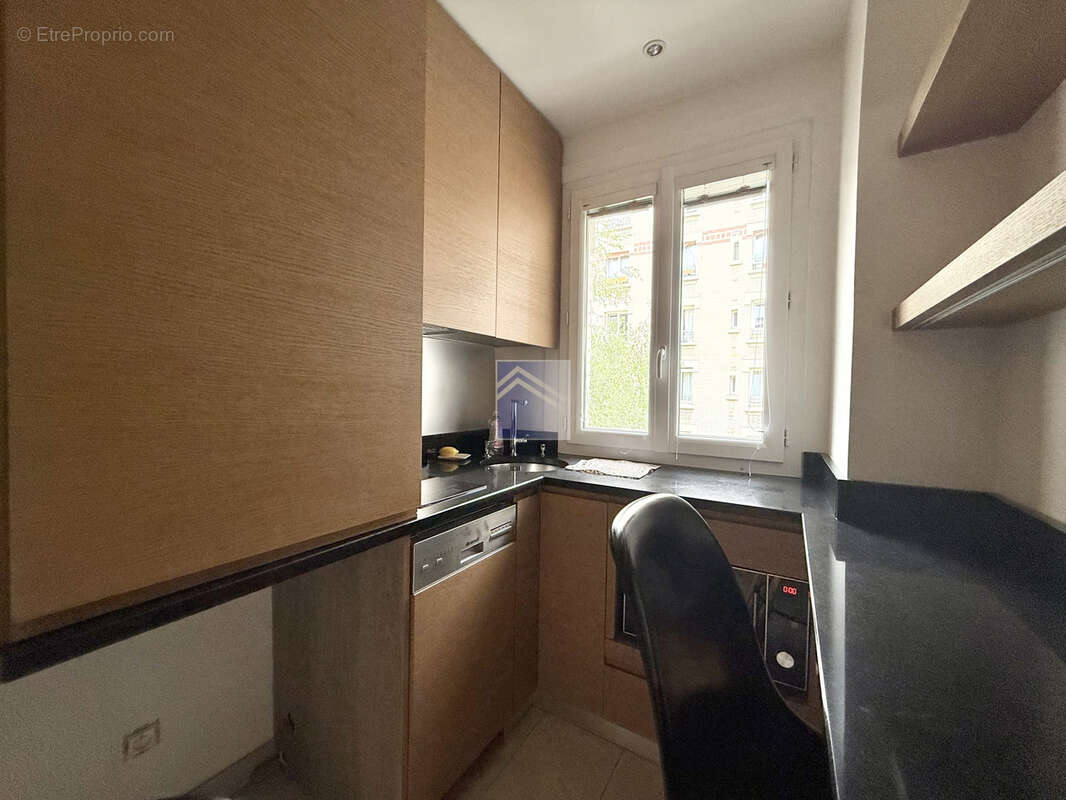 Appartement à COURBEVOIE