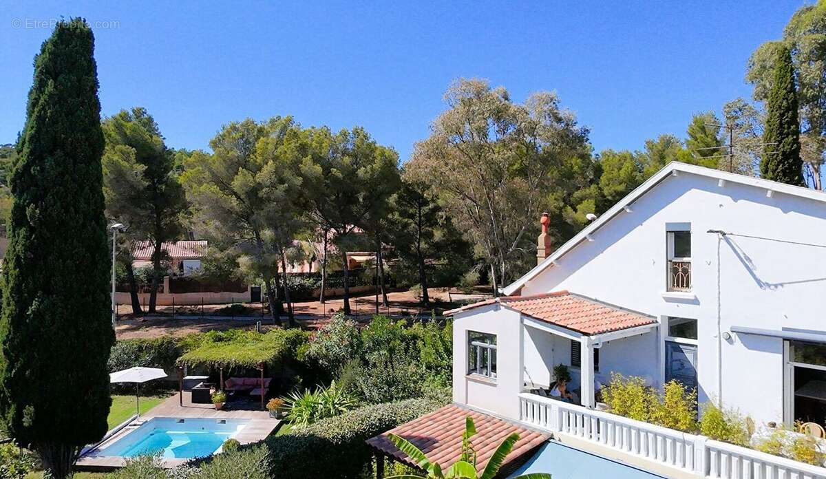 Maison à BORMES-LES-MIMOSAS