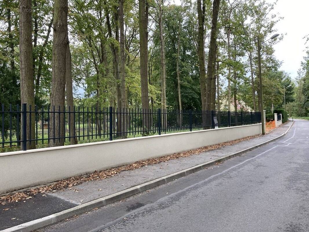 Terrain à ONCY-SUR-ECOLE