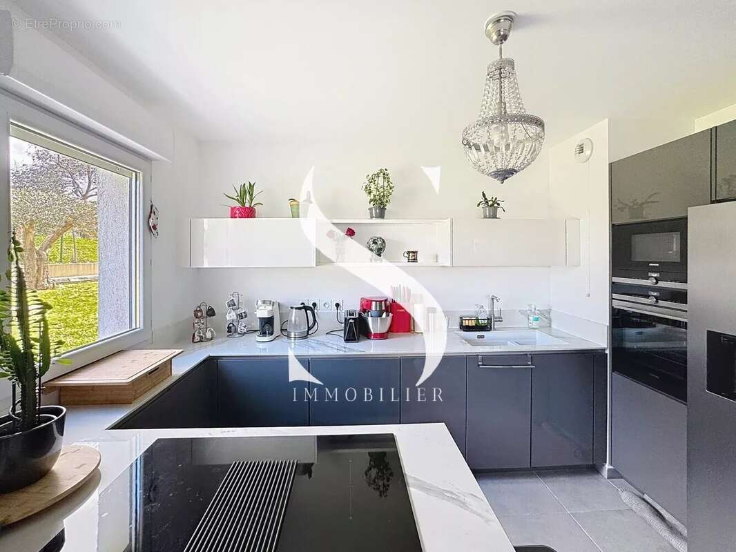Appartement à VALLAURIS