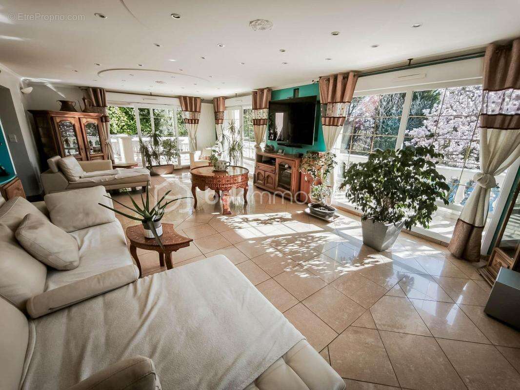 Maison à LA FRETTE-SUR-SEINE