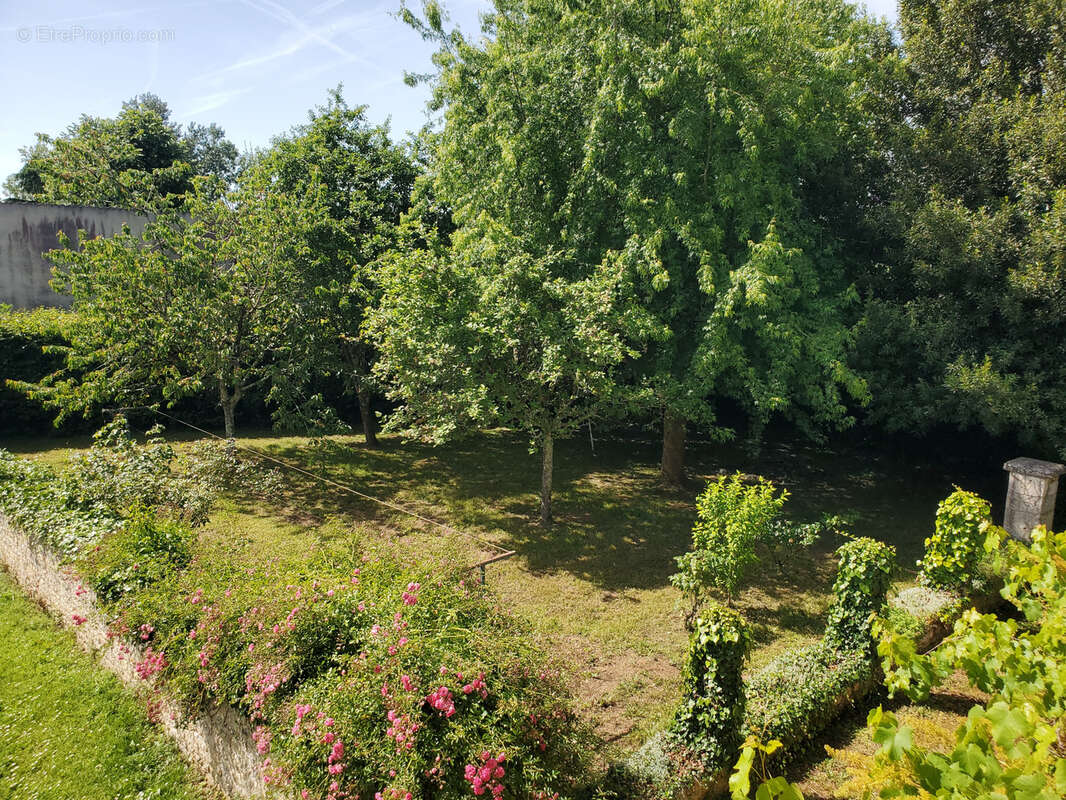 Maison à AUNAC