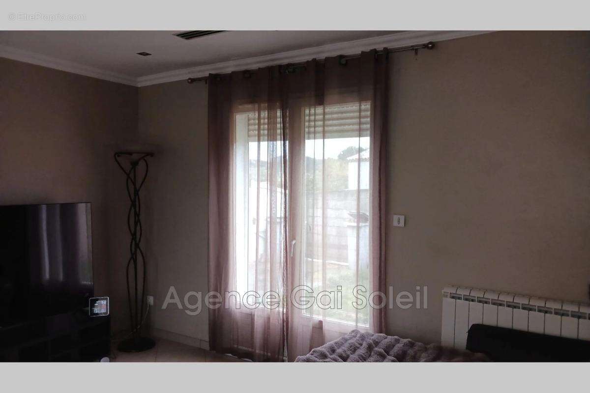 Maison à NISSAN-LEZ-ENSERUNE