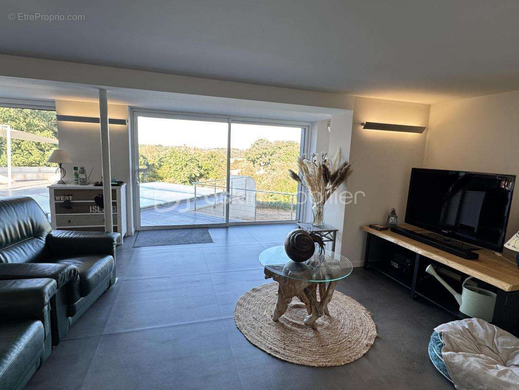Maison 320 m² à Mortagne-Sur-Sevre  - photo 4