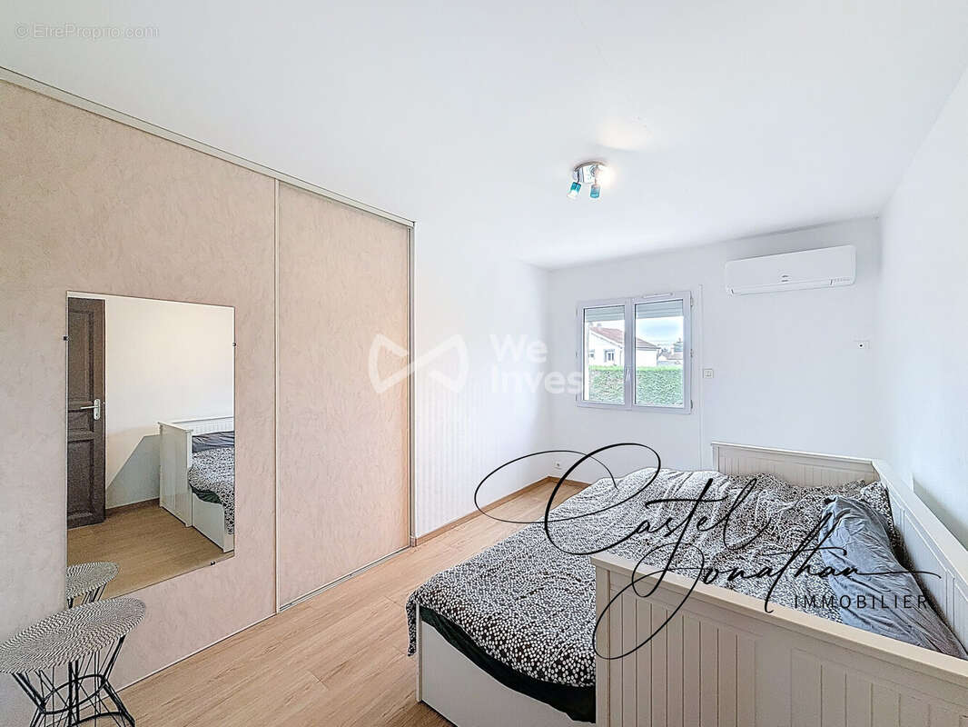 Maison à LAPEYROUSE-MORNAY