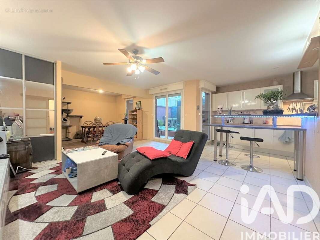 Photo 2 - Appartement à DEVILLE-LES-ROUEN