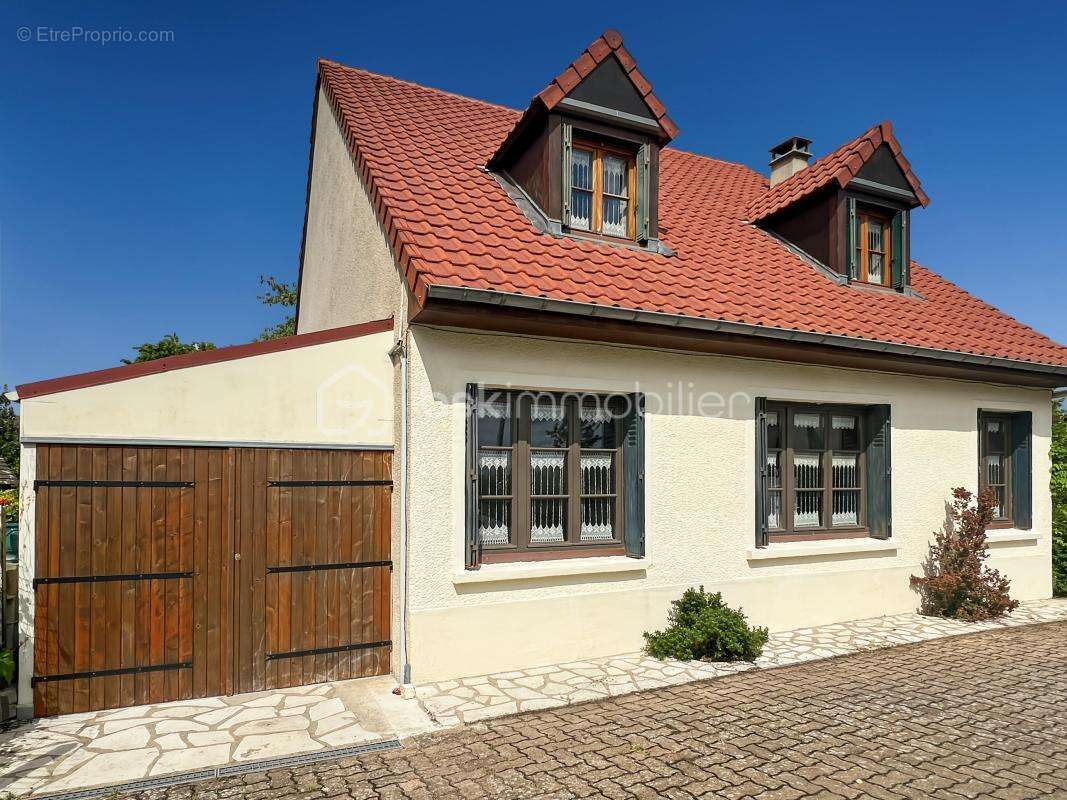 Maison à MAROLLES-EN-HUREPOIX